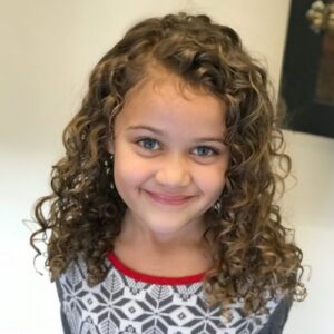 fresh and bouncy girls with curly hair 500x500 1